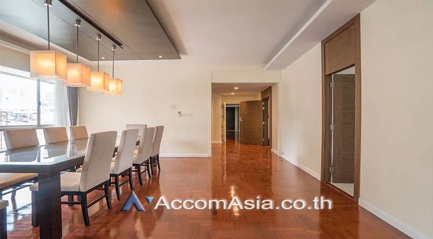 Big Balcony |  4 Bedrooms  Apartment For Rent in Sukhumvit, Bangkok  near BTS Nana (AA28130)