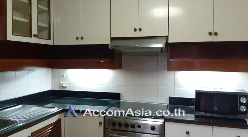  1  3 br Apartment For Rent in Sukhumvit ,Bangkok BTS Nana at Apartment AA28131