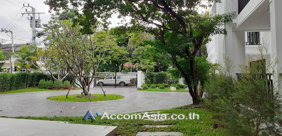  1  5 br House For Rent in Pattanakarn ,Bangkok BTS On Nut at Panya Pattanakarn Village AA28147