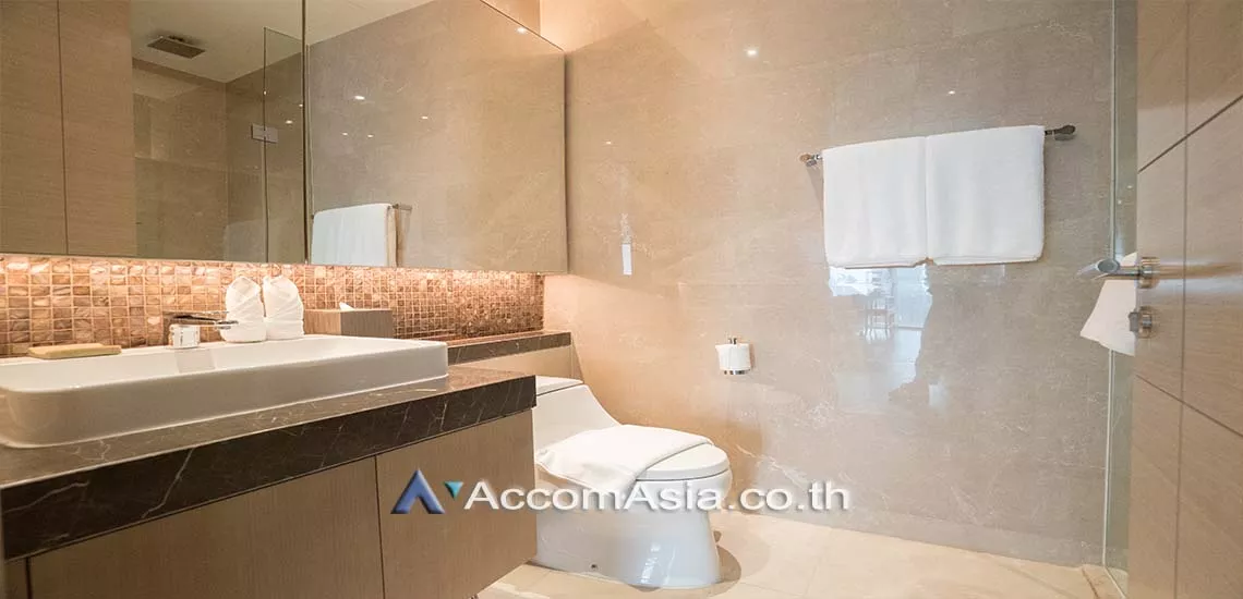 9  2 br Apartment For Rent in Ploenchit ,Bangkok BTS Ratchadamri at Luxury Service Residence AA28150