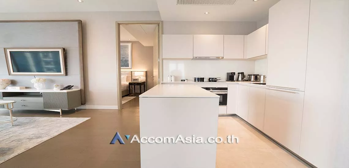  2 Bedrooms  Apartment For Rent in Ploenchit, Bangkok  near BTS Ratchadamri (AA28150)