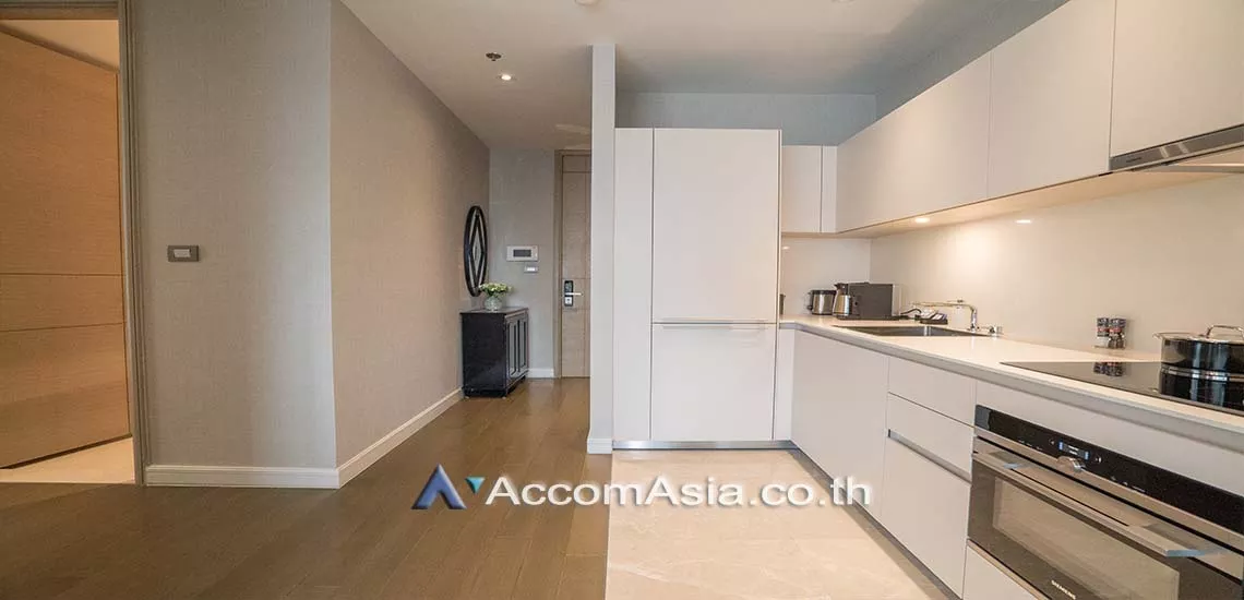  2 Bedrooms  Apartment For Rent in Ploenchit, Bangkok  near BTS Chitlom - BTS Ratchadamri (AA28151)