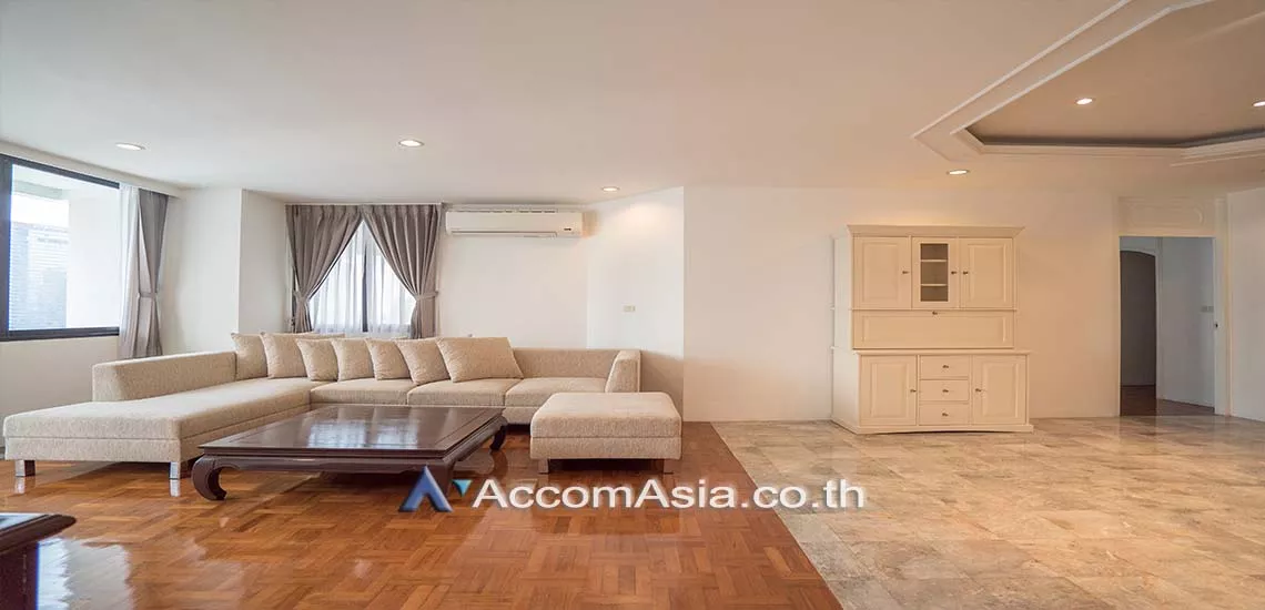Pet friendly |  3 Bedrooms  Apartment For Rent in Silom, Bangkok  near BTS Chong Nonsi (AA28156)