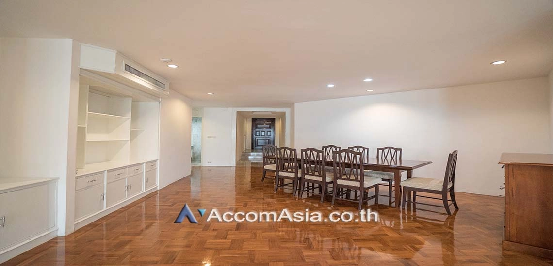 unitPet friendly |  3 Bedrooms  Apartment For Rent & Sale in Silom, Bangkok  near BTS Chong Nonsi (AA28156)