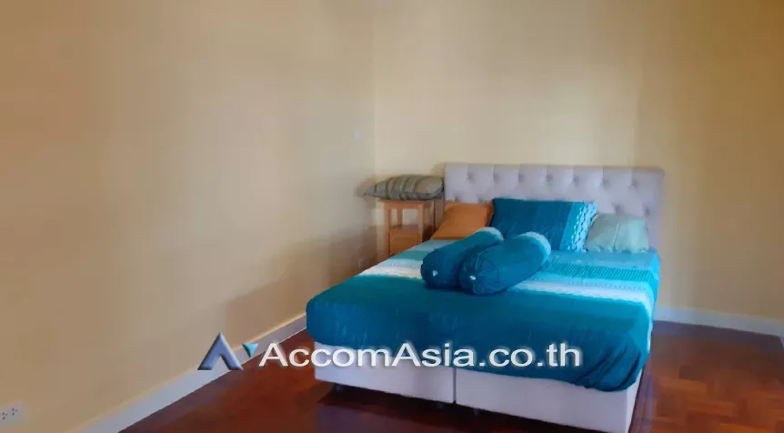 unit 3 Bedrooms  Condominium For Rent in Sukhumvit, Bangkok  near BTS Phrom Phong (24267)