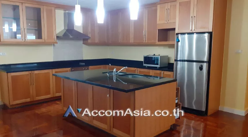 unit 3 Bedrooms  Condominium For Rent in Sukhumvit, Bangkok  near BTS Phrom Phong (24267)