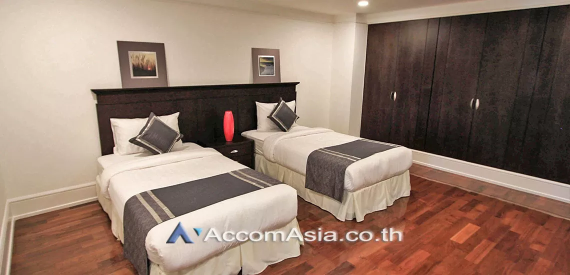 unitPet friendly |  3 Bedrooms  Apartment For Rent in Sukhumvit, Bangkok  near BTS Nana (AA28158)