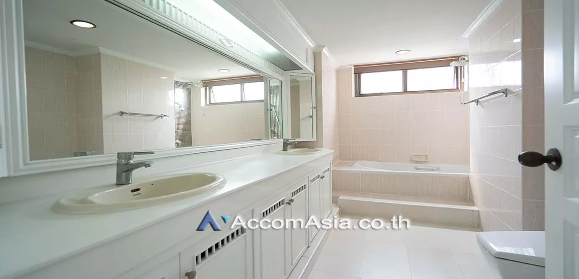 8  3 br Apartment For Rent in Sukhumvit ,Bangkok BTS Phrom Phong at Pet friendly - High rise Apartment in Phrom Phong AA28161