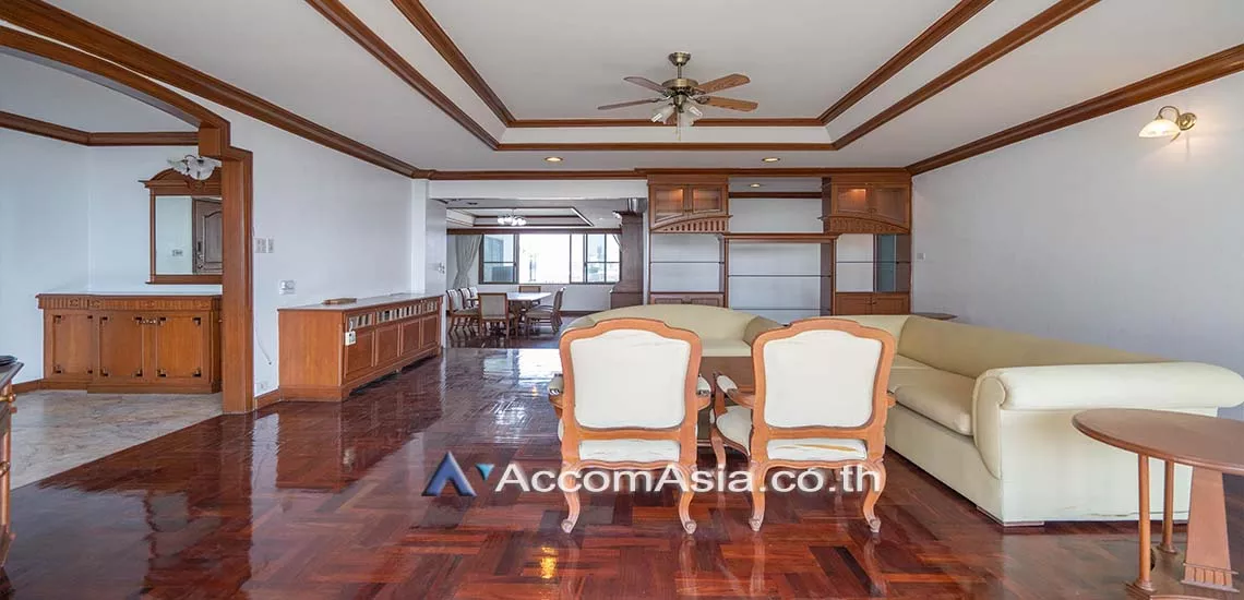 Big Balcony, Pet friendly |  Pet friendly - High rise Apartment in Phrom Phong Apartment  3 Bedroom for Rent BTS Phrom Phong in Sukhumvit Bangkok