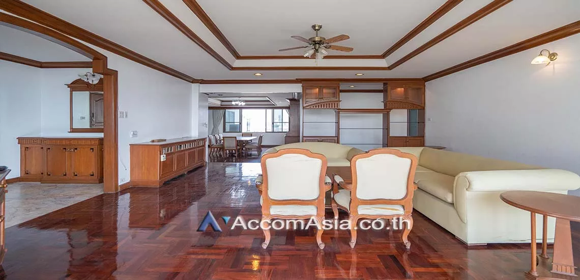  2  3 br Apartment For Rent in Sukhumvit ,Bangkok BTS Phrom Phong at Pet friendly - High rise Apartment AA28161