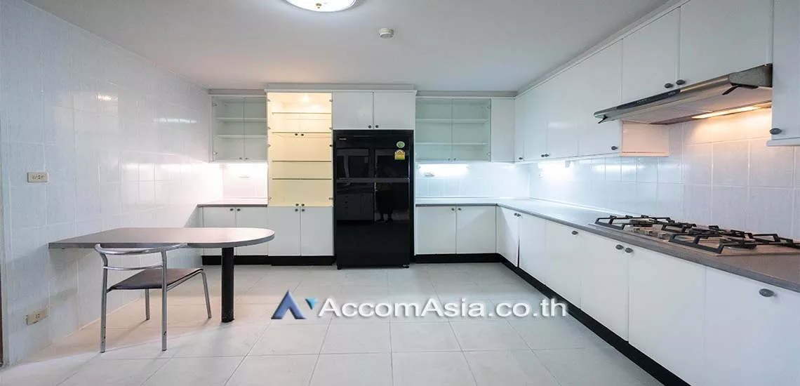  1  3 br Apartment For Rent in Sukhumvit ,Bangkok BTS Phrom Phong at Pet friendly - High rise Apartment AA28161