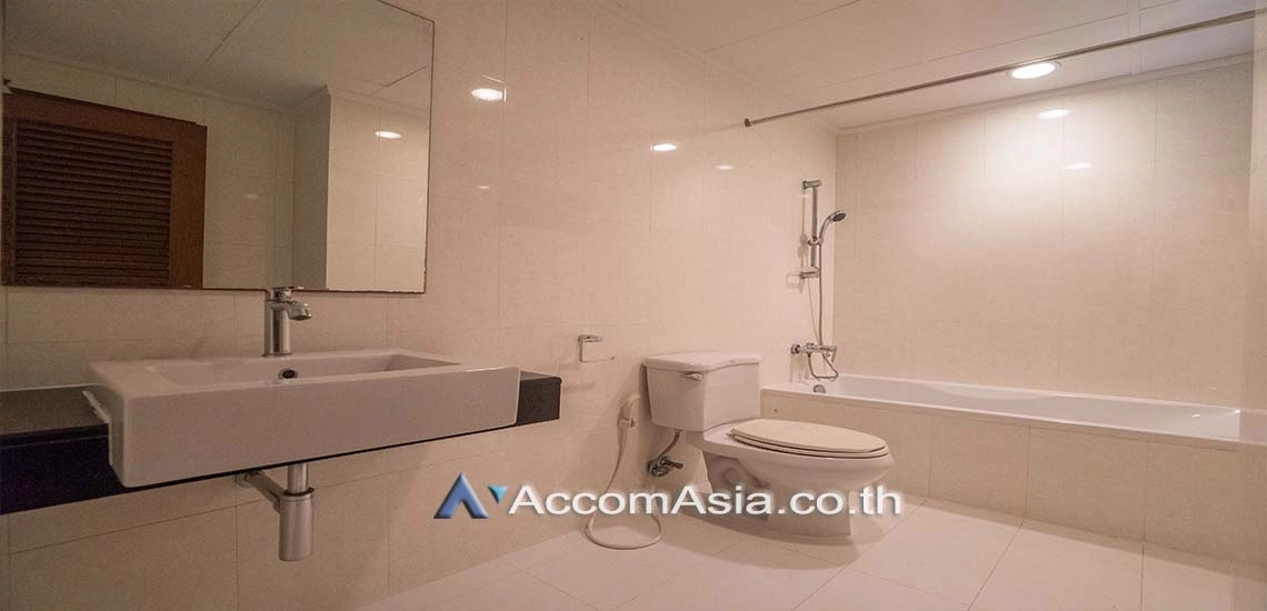9  4 br Apartment For Rent in Sukhumvit ,Bangkok BTS Phrom Phong at Greenery garden and privacy AA28165