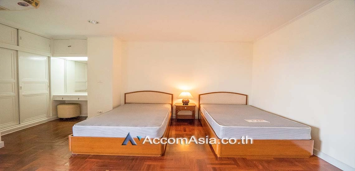 5  4 br Apartment For Rent in Sukhumvit ,Bangkok BTS Phrom Phong at Greenery garden and privacy AA28165