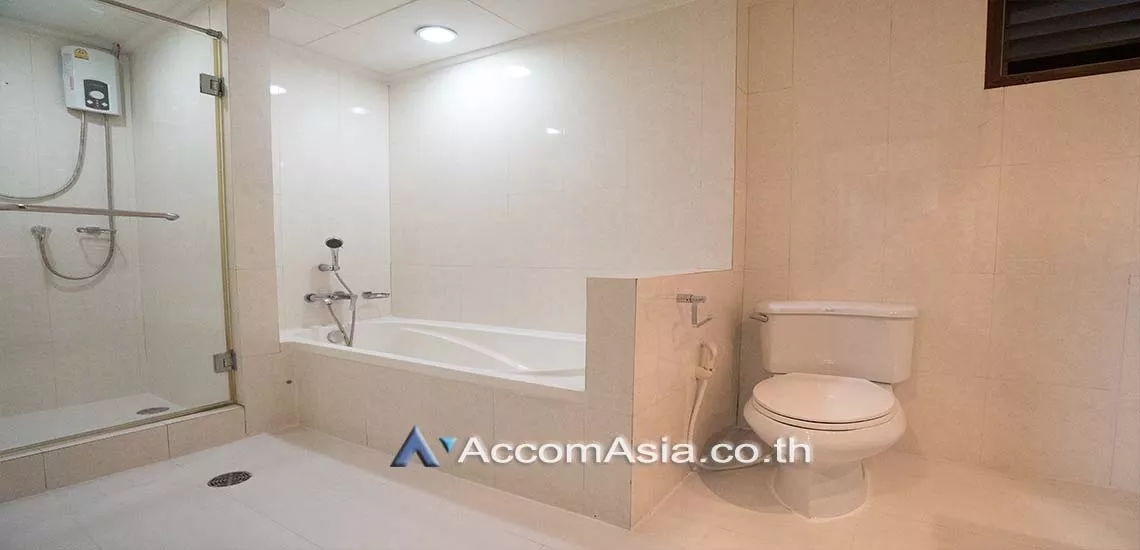 10  4 br Apartment For Rent in Sukhumvit ,Bangkok BTS Phrom Phong at Greenery garden and privacy AA28165