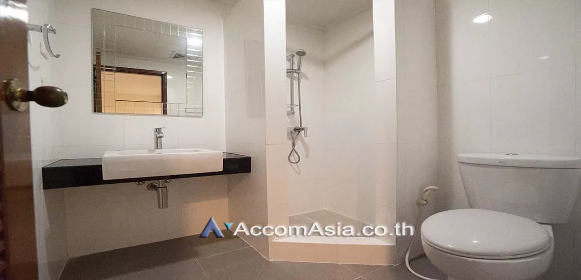 11  4 br Apartment For Rent in Sukhumvit ,Bangkok BTS Phrom Phong at Greenery garden and privacy AA28165