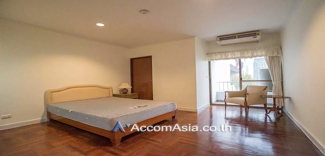 7  4 br Apartment For Rent in Sukhumvit ,Bangkok BTS Phrom Phong at Greenery garden and privacy AA28165