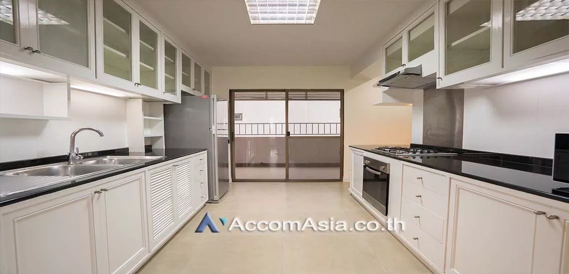  1  4 br Apartment For Rent in Sukhumvit ,Bangkok BTS Phrom Phong at Greenery garden and privacy AA28165