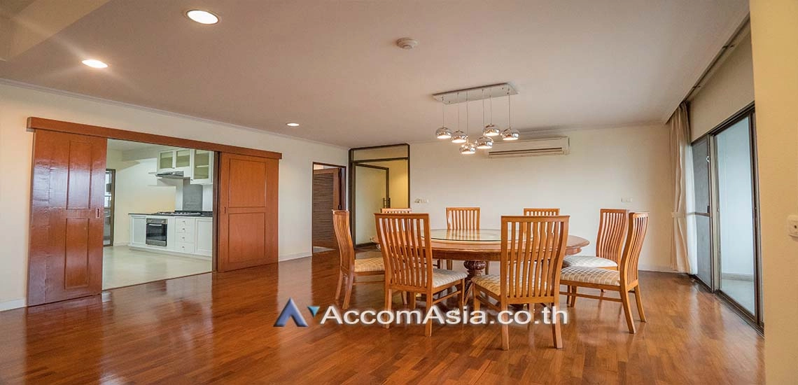  1  4 br Apartment For Rent in Sukhumvit ,Bangkok BTS Phrom Phong at Greenery garden and privacy AA28165