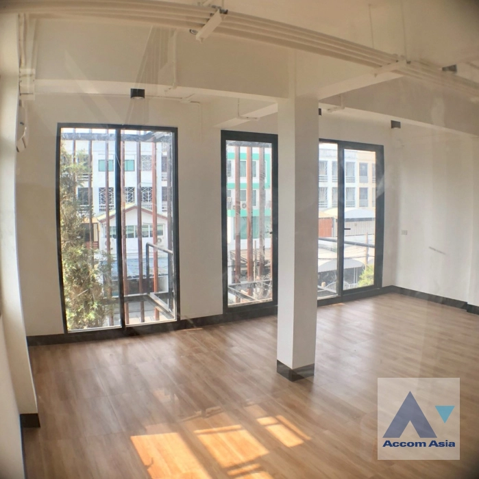 4  5 br House For Rent in Sukhumvit ,Bangkok BTS Bang Chak AA28171