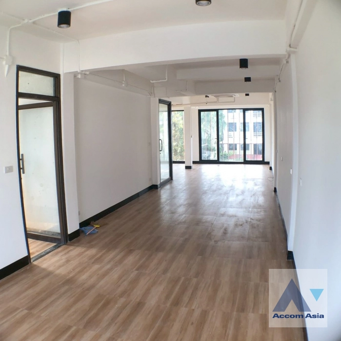 unitHome Office |  5 Bedrooms  House For Rent in Sukhumvit, Bangkok  near BTS Bang Chak (AA28171)