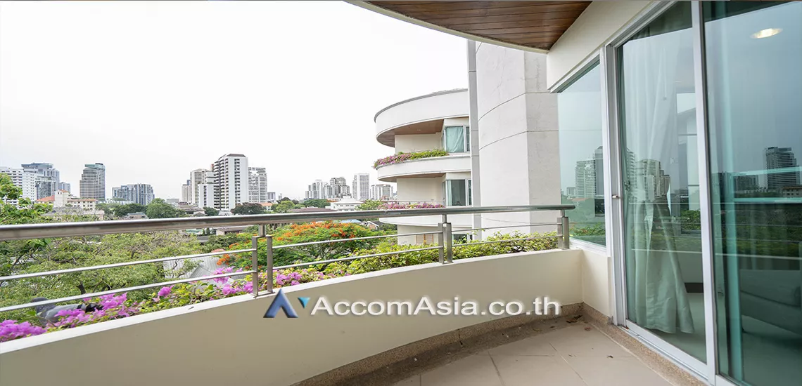 13  3 br Apartment For Rent in Sukhumvit ,Bangkok BTS Ekkamai at Low-rise Apartment, Only 1,000m to BTS AA28172