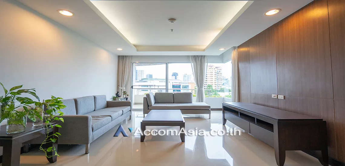  Low-rise Apartment, Only 1,000m to BTS Apartment  3 Bedroom for Rent BTS Ekkamai in Sukhumvit Bangkok
