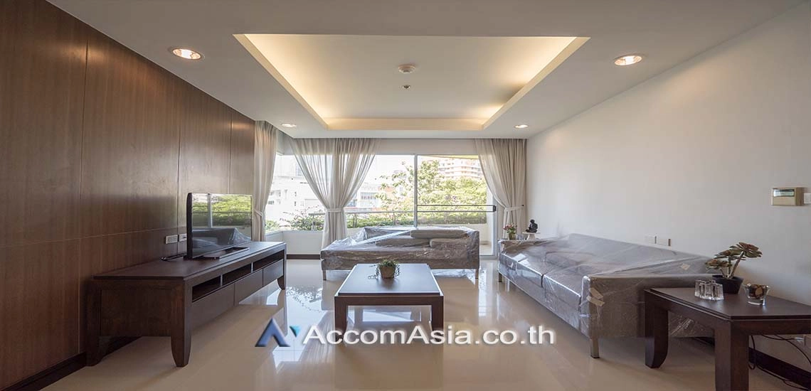 unit 3 Bedrooms  Apartment For Rent in Sukhumvit, Bangkok  near BTS Ekkamai (AA28173)