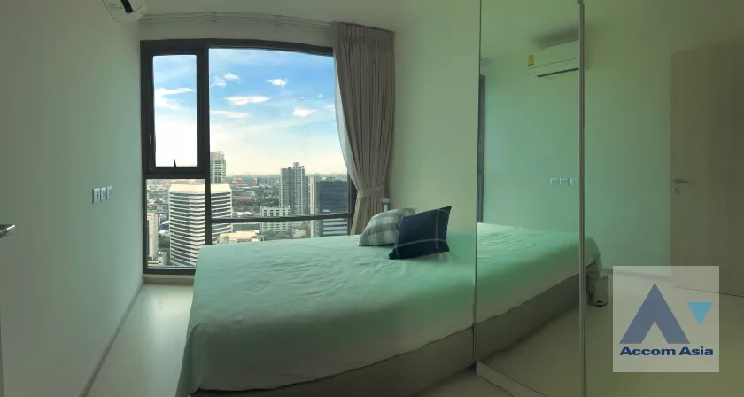 unitRhythm Sukhumvit 42 Condominium