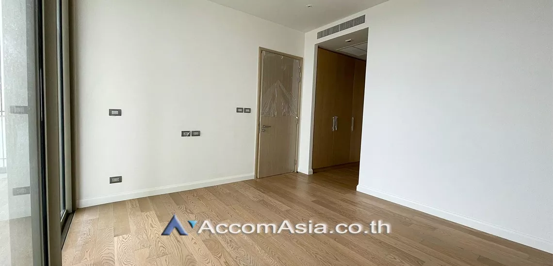 15  3 br Condominium For Sale in Charoen Nakhon ,Bangkok BTS Krung Thon Buri at Magnolias Waterfront Residences AA28177