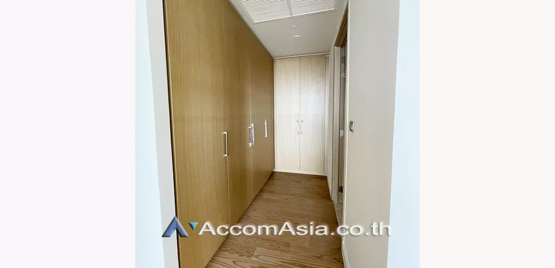 17  3 br Condominium For Sale in Charoen Nakhon ,Bangkok BTS Krung Thon Buri at Magnolias Waterfront Residences AA28178