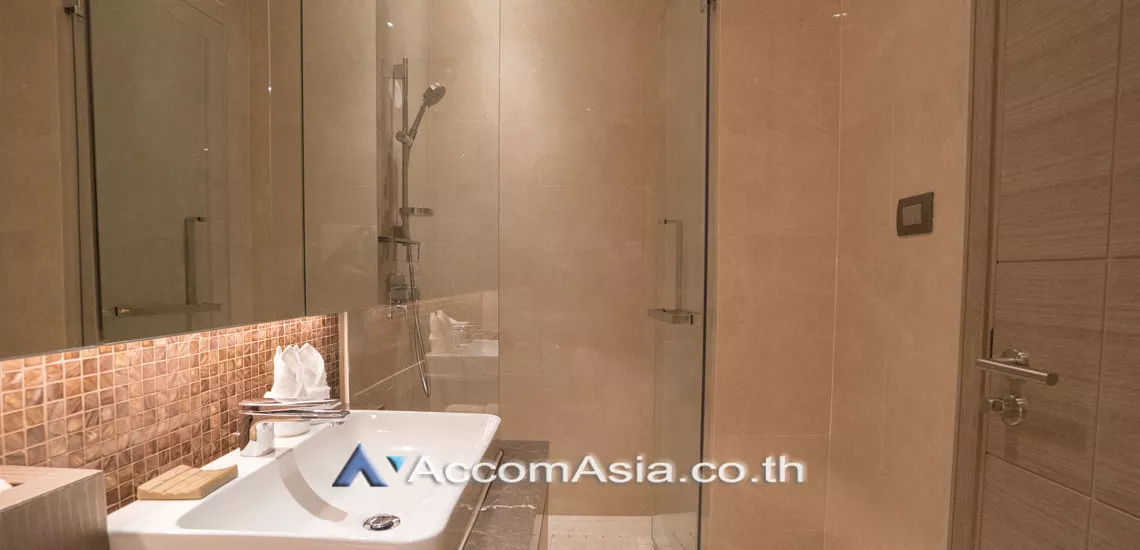 4  1 br Apartment For Rent in Ploenchit ,Bangkok BTS Ratchadamri at Luxury Service Residence AA28189