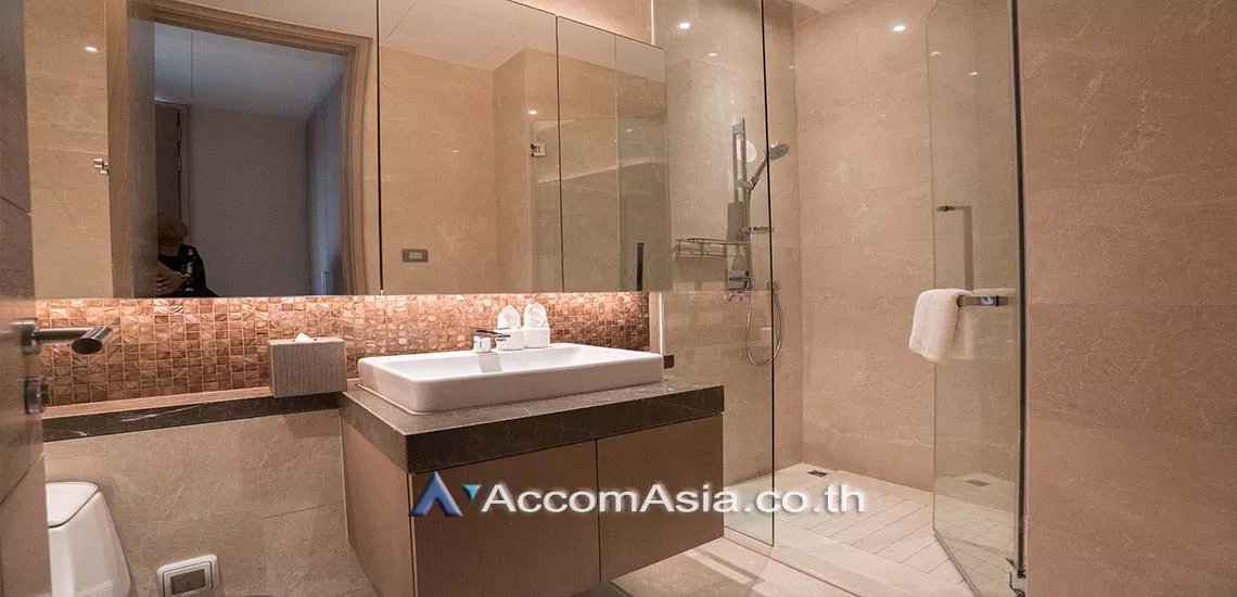 4  1 br Apartment For Rent in Ploenchit ,Bangkok BTS Ratchadamri at Luxury Service Residence AA28190
