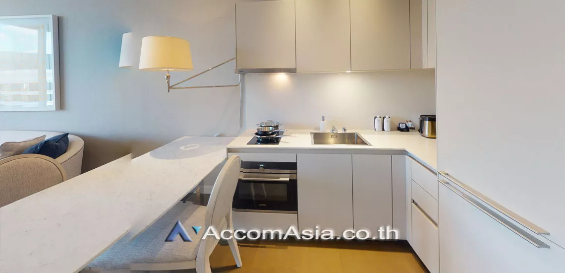  1 Bedroom  Apartment For Rent in Ploenchit, Bangkok  near BTS Ratchadamri (AA28191)