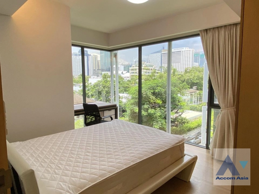 unit 2 Bedrooms  Condominium For Rent in Sukhumvit, Bangkok  near BTS Phrom Phong (AA28213)