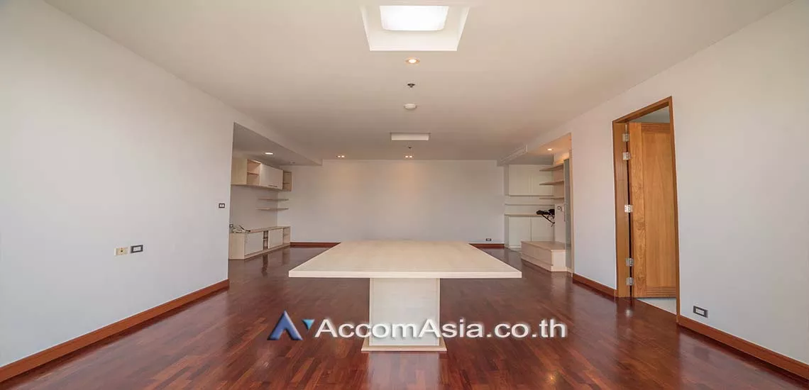 unit 2 Bedrooms  Apartment For Rent in Sukhumvit, Bangkok  near BTS Phrom Phong (AA28215)