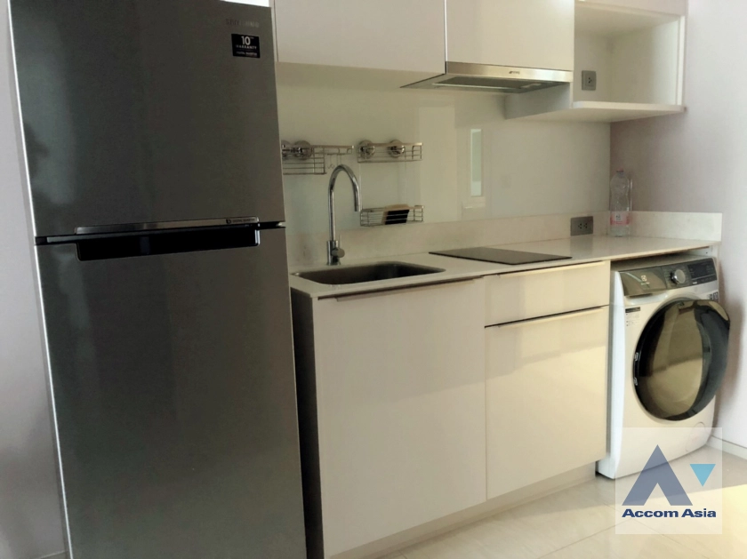 unit 1 Bedroom  Condominium For Rent & Sale in Silom, Bangkok  near BTS Chong Nonsi (AA28217)