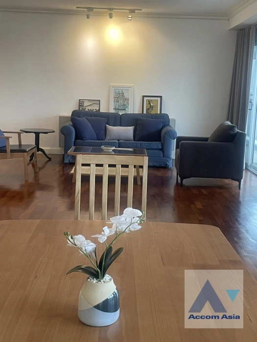 unit 2 Bedrooms  Condominium For Rent & Sale in Sathorn, Bangkok  near BTS Sala Daeng - MRT Lumphini (AA28219)