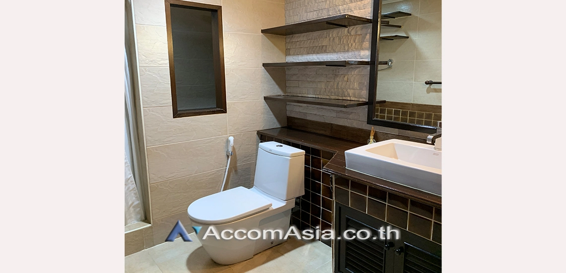 8  3 br Townhouse For Rent in Sukhumvit ,Bangkok BTS Asok - MRT Sukhumvit at Kiarti Thanee City AA28231