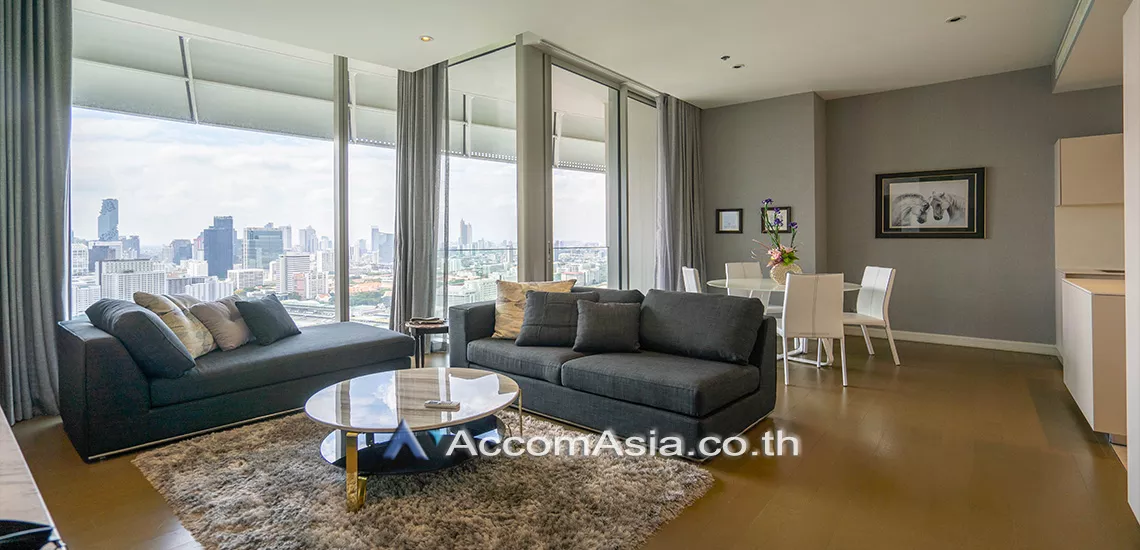  2 Bedrooms  Condominium For Rent & Sale in Ploenchit, Bangkok  near BTS Ratchadamri (AA28235)