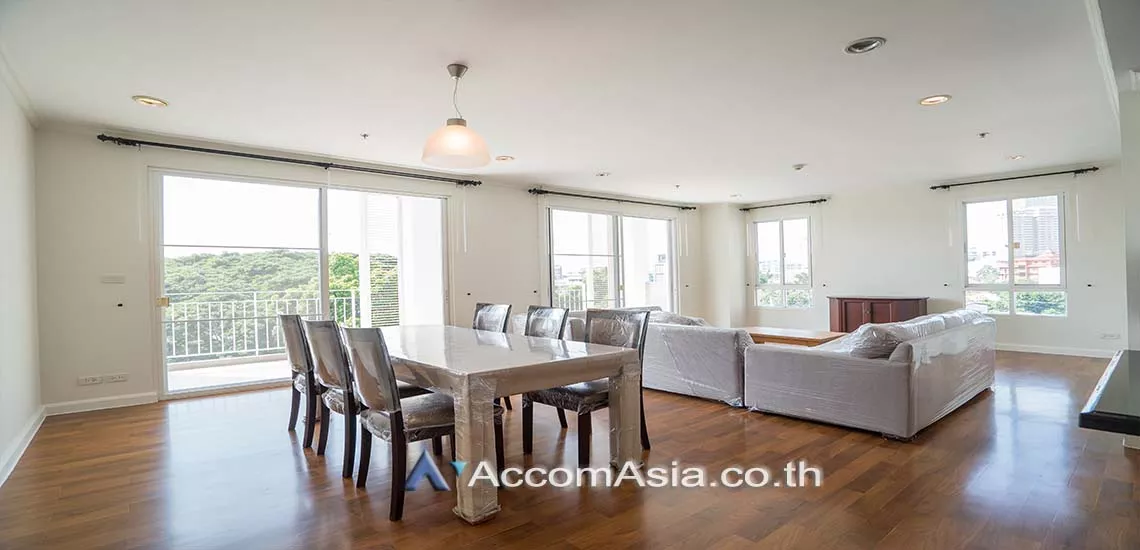  3 Bedrooms  Apartment For Rent in Sathorn, Bangkok  near MRT Lumphini (AA28249)