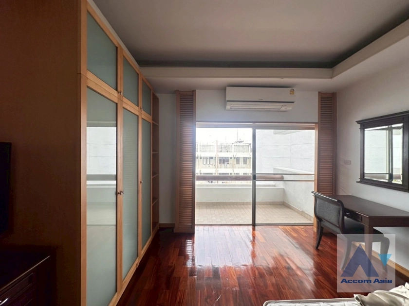 14  4 br Apartment For Rent in Sathorn ,Bangkok MRT Lumphini at Cozy and Convenient Apartment Near Garden Intl AA28251