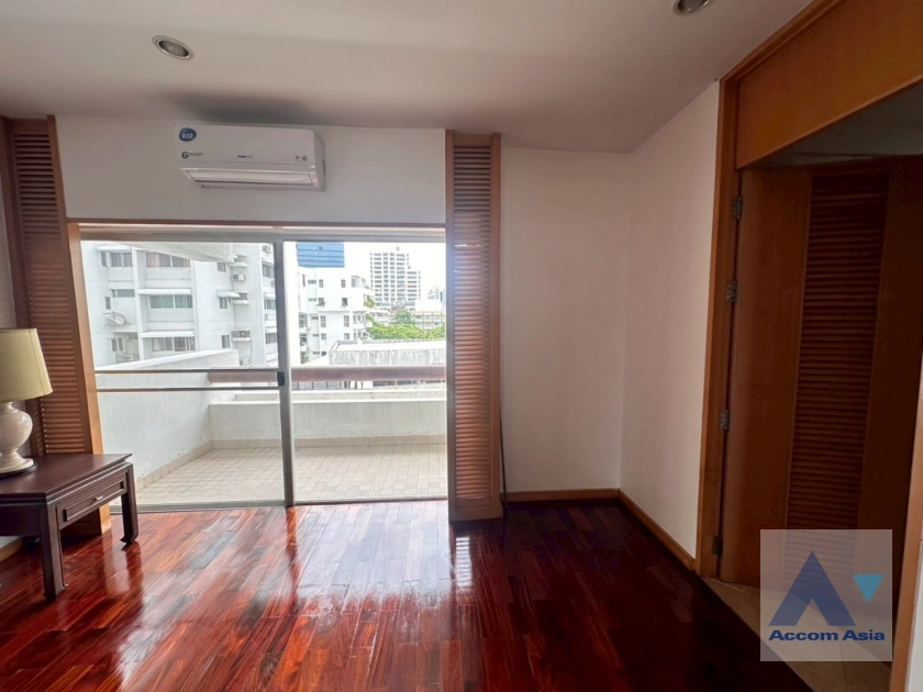 8  4 br Apartment For Rent in Sathorn ,Bangkok MRT Lumphini at Cozy and Convenient Apartment Near Garden Intl AA28251