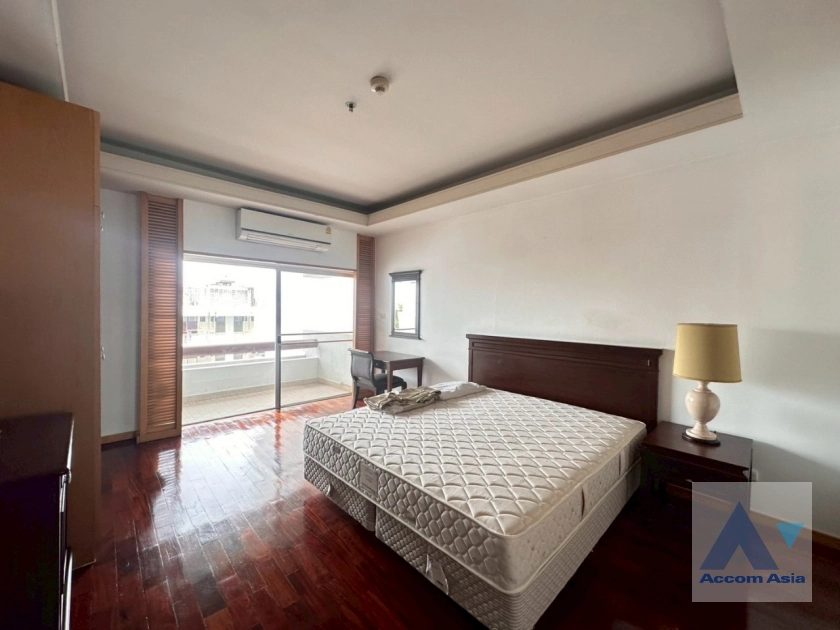 12  4 br Apartment For Rent in Sathorn ,Bangkok MRT Lumphini at Cozy and Convenient Apartment Near Garden Intl AA28251
