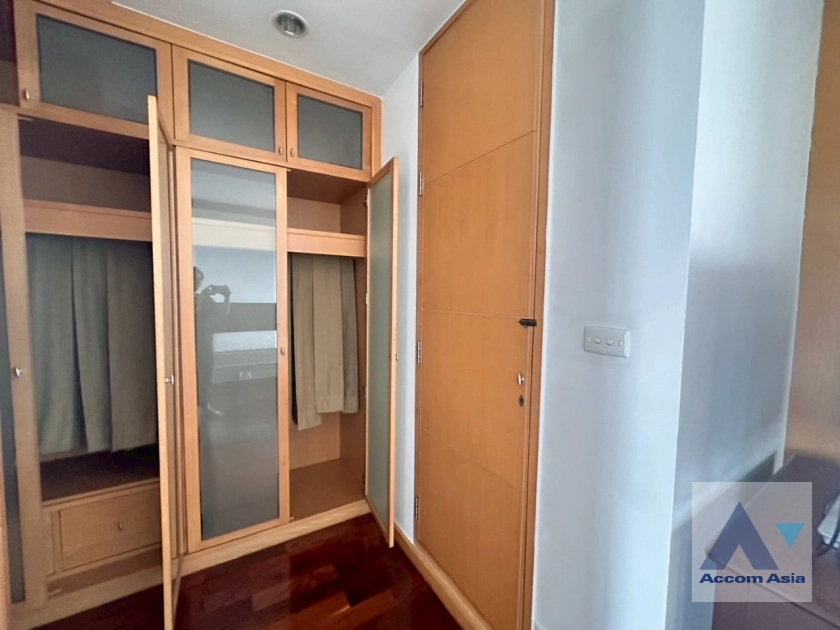 15  4 br Apartment For Rent in Sathorn ,Bangkok MRT Lumphini at Cozy and Convenient Apartment Near Garden Intl AA28251