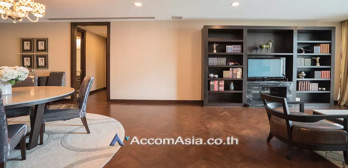 Big Balcony |  Tasteful Living Place Apartment  2 Bedroom for Rent BTS Ekkamai in Sukhumvit Bangkok
