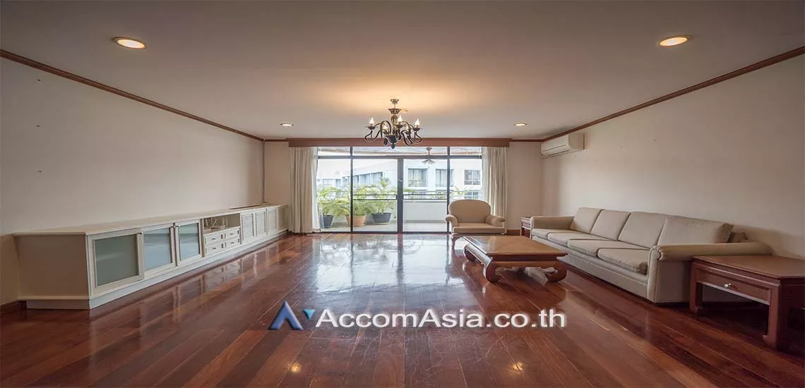 Big Balcony, Pet friendly |  Charming Style Apartment  4 Bedroom for Rent BTS Thong Lo in Sukhumvit Bangkok