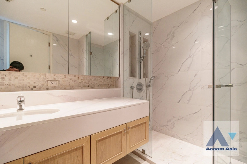 28  4 br Condominium for rent and sale in Ploenchit ,Bangkok BTS Ratchadamri - MRT Silom at 185 Rajadamri AA28264