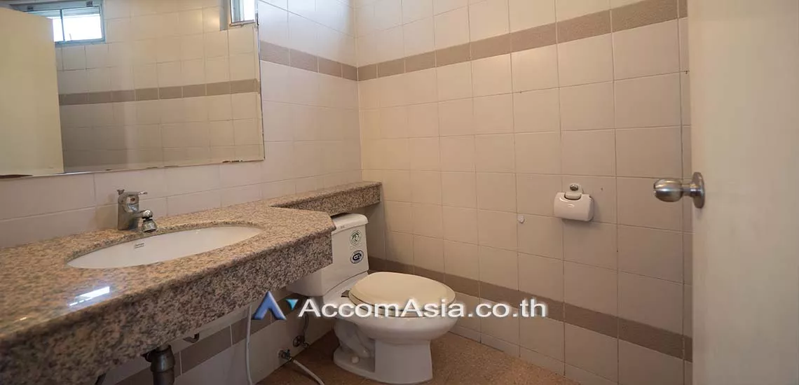 8  2 br Apartment For Rent in Sathorn ,Bangkok BTS Chong Nonsi at Low Rised Building AA28265