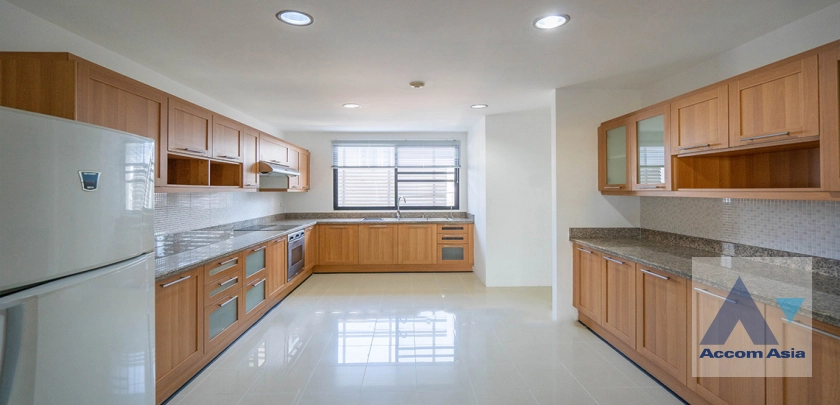 unit 3 Bedrooms  Apartment For Rent in Sathorn, Bangkok  near BTS Sala Daeng - MRT Lumphini (AA28267)