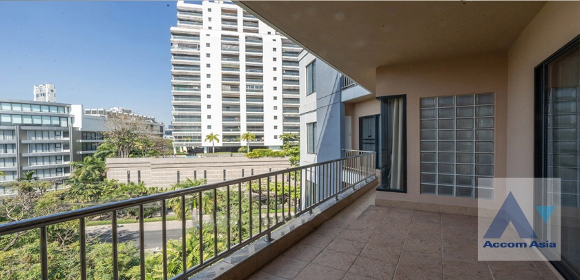 unit 3 Bedrooms  Apartment For Rent in Sathorn, Bangkok  near BTS Sala Daeng - MRT Lumphini (AA28267)